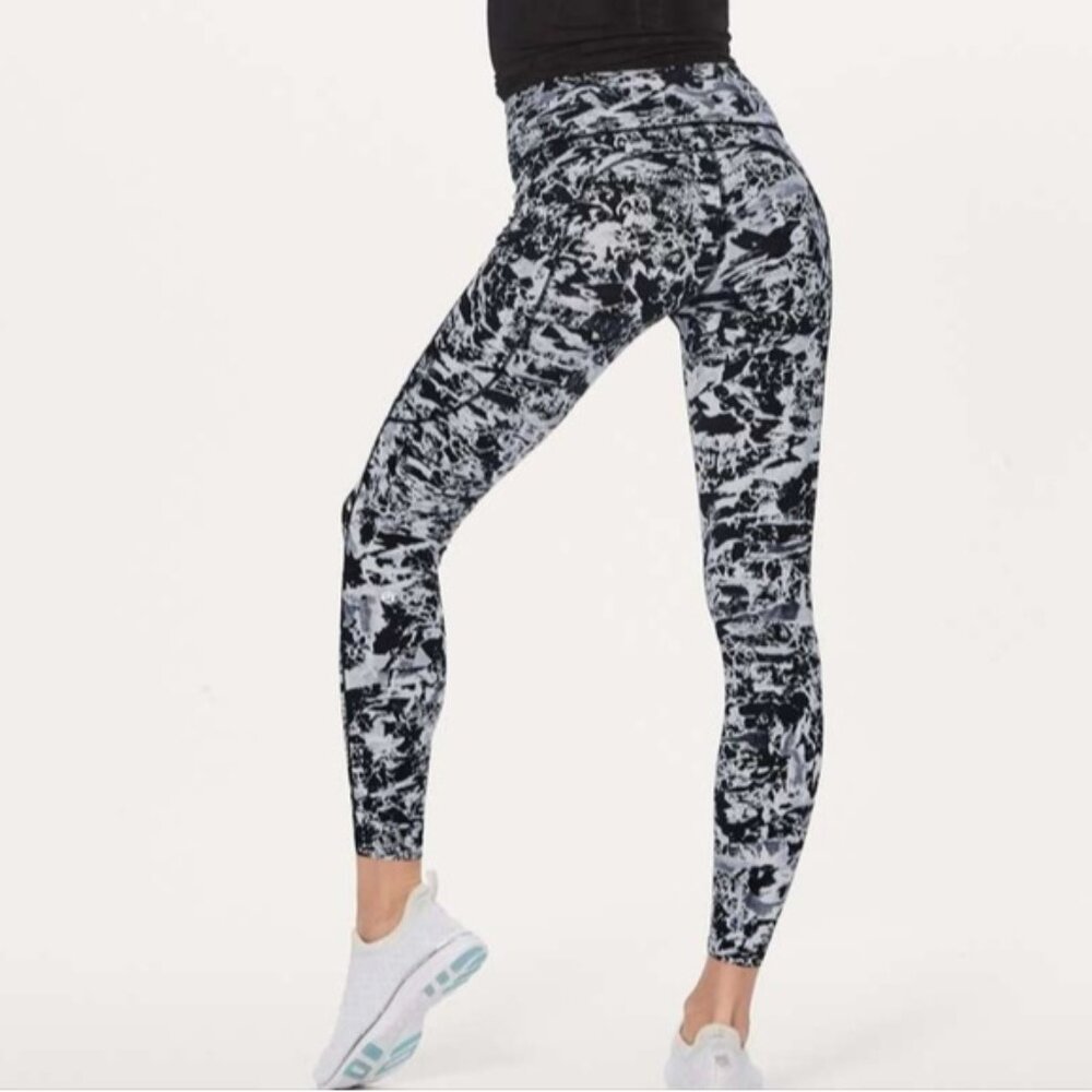 Lululemon Fast & Free Leggings Black & White